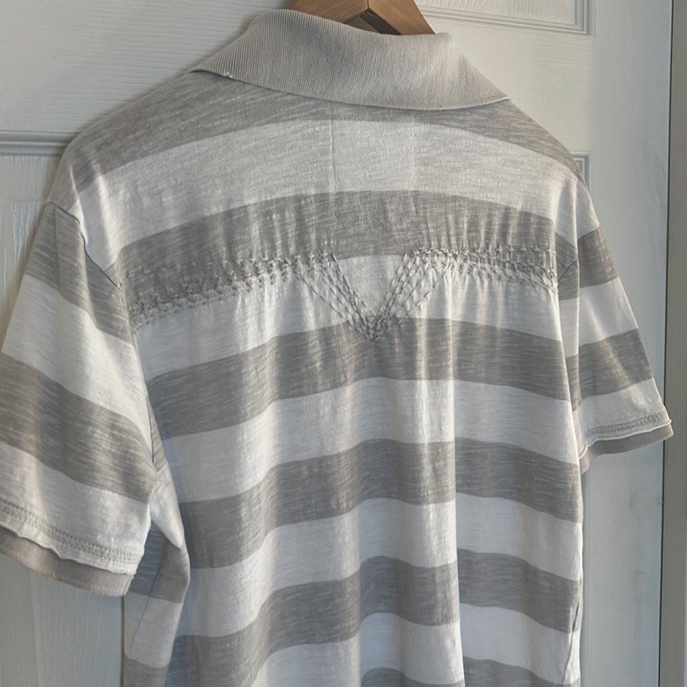 Guess - Picture 4 of 5